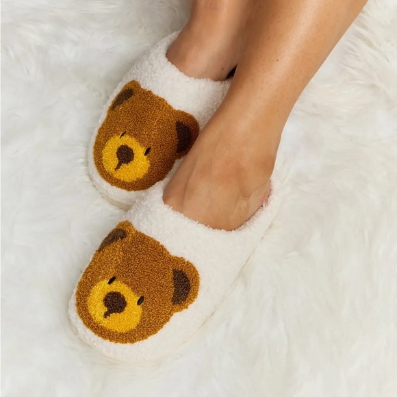 Cozy Teddy Bear Print Plush Slide Slippers - Picture 12 of 14